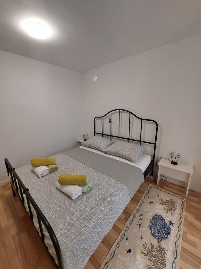 Apartman Katarina Apartment Крес Екстериор снимка